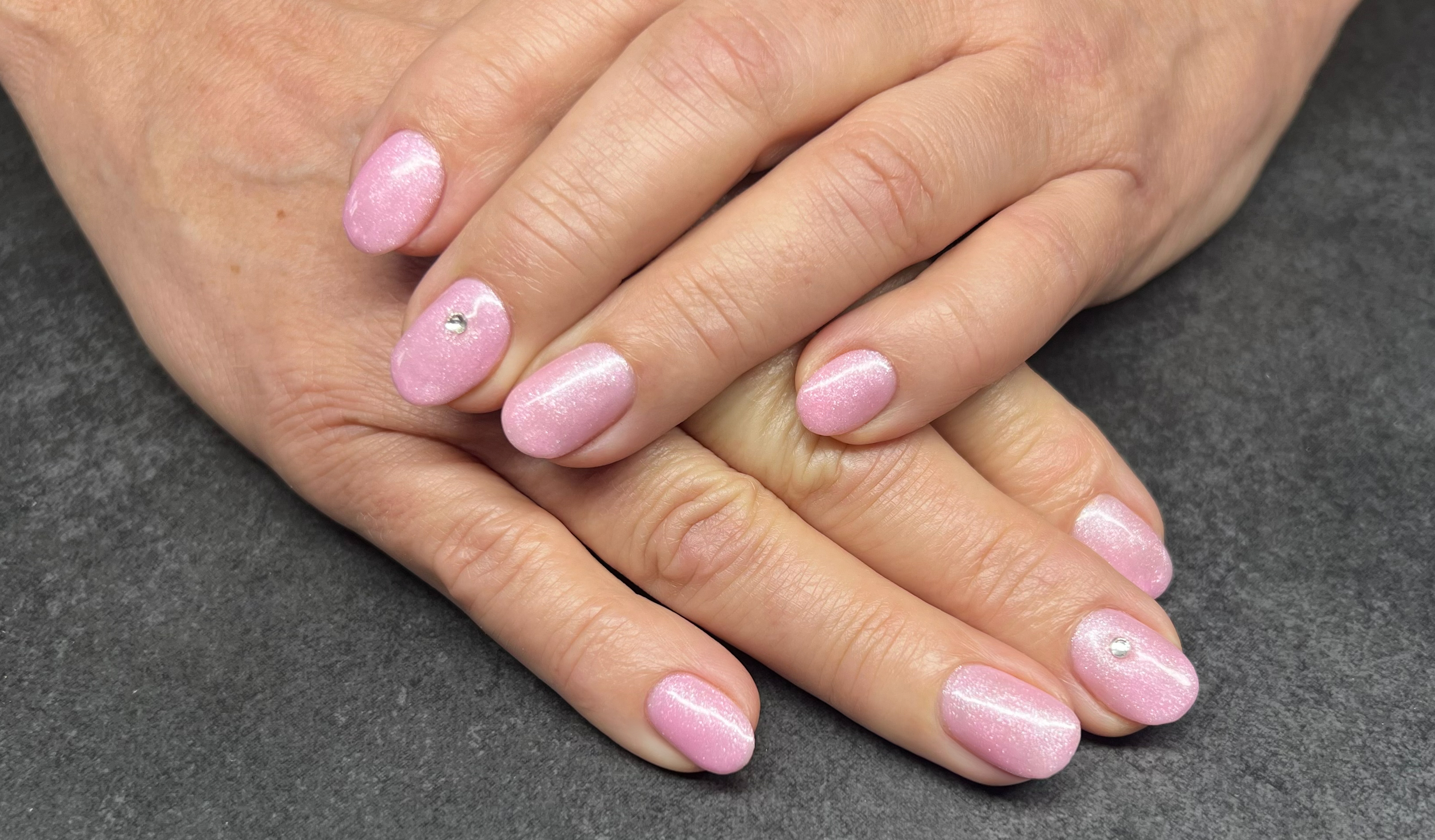 Gel polish på naturliga naglar